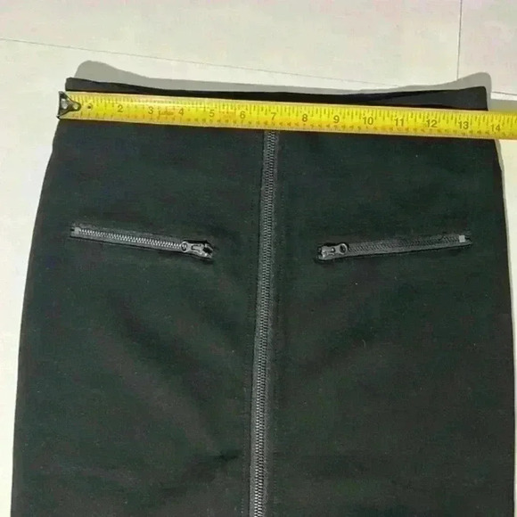 NWT Romeo & Juliet Couture Black Pencil Skirt Size Small - Picture 3 of 7